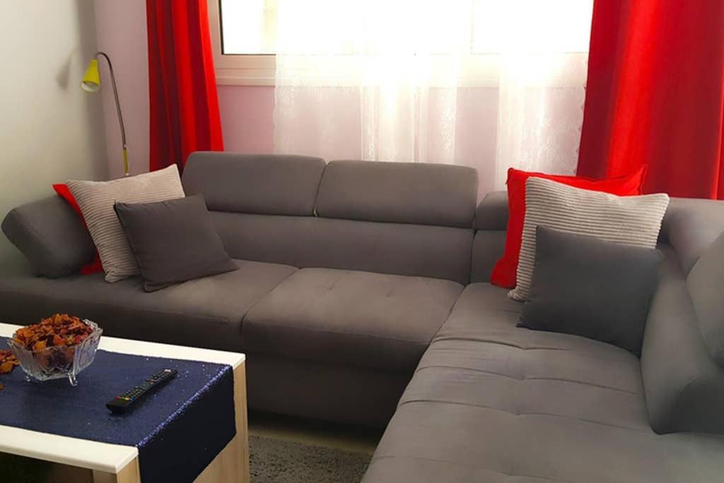 Renovated Lovely Apartment Near Airport & Sea Pórto Ráfti Kültér fotó