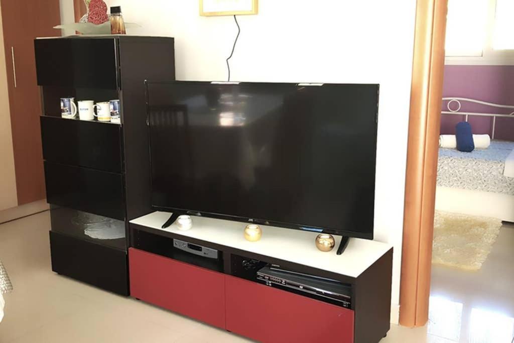 Renovated Lovely Apartment Near Airport & Sea Pórto Ráfti Kültér fotó